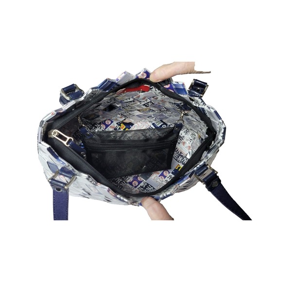 Nahui Ollin NEW YORK YANKEES THEMED BAG! RARE EUC - Picture 7 of 10